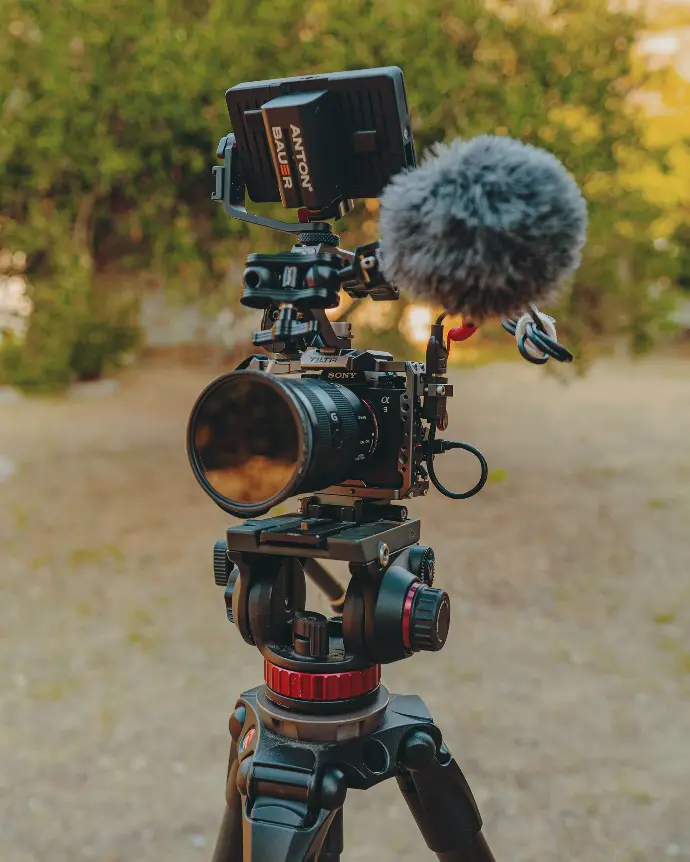 Tournage professionnel vidéaste interview camera sony micro trépied écran